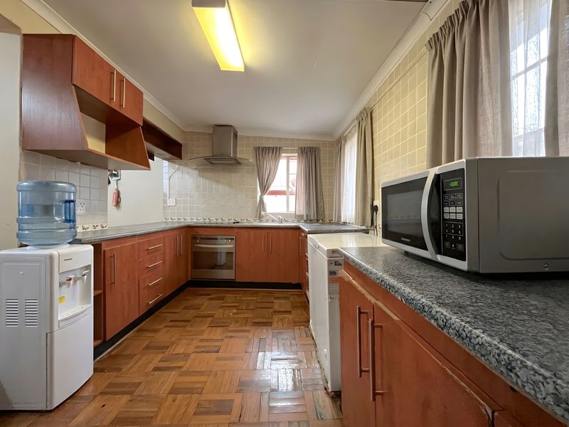House For Sale In Port Elizabeth - Photo 4
