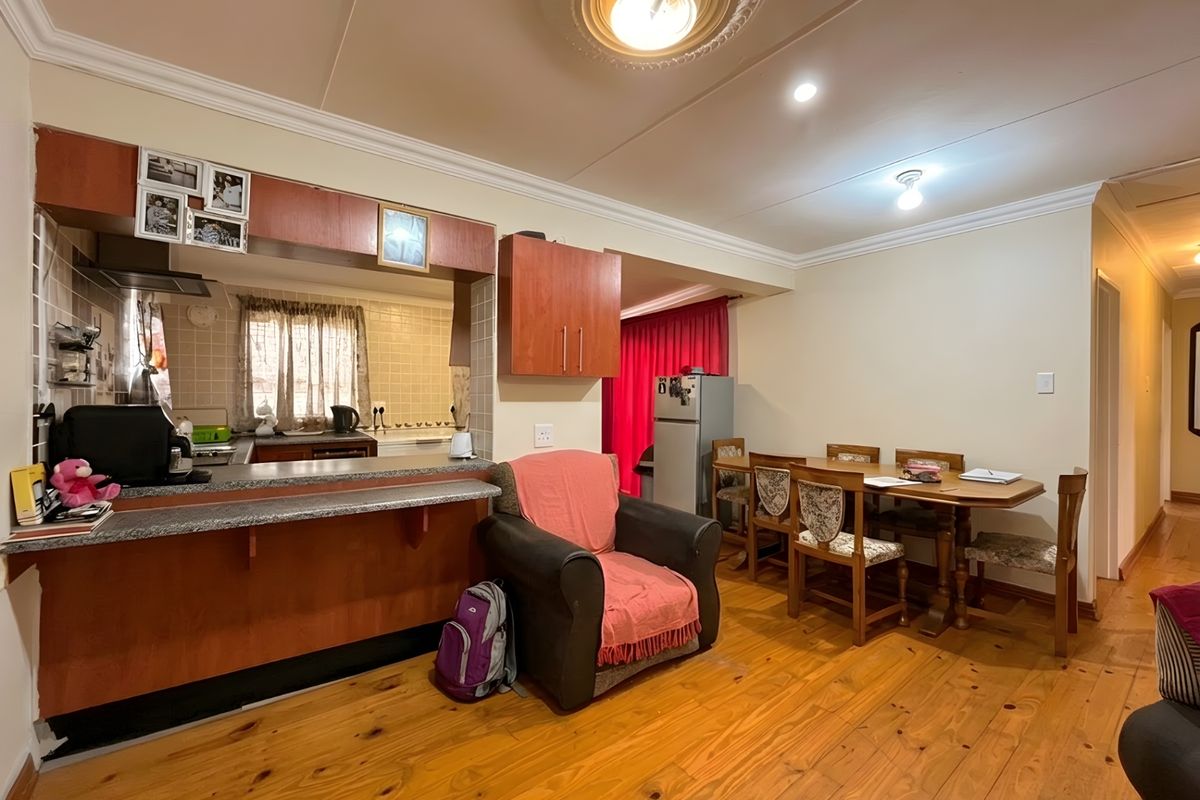 House For Sale In Port Elizabeth - Photo 5