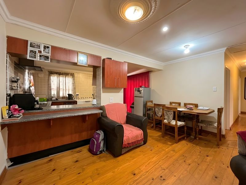 House For Sale In Port Elizabeth - Photo 5
