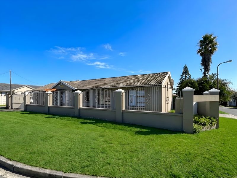 House For Sale In Port Elizabeth - Photo 1