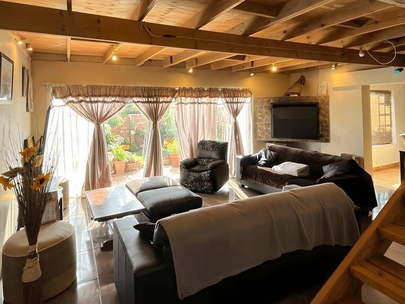 House For Sale In Port Elizabeth - Photo 4