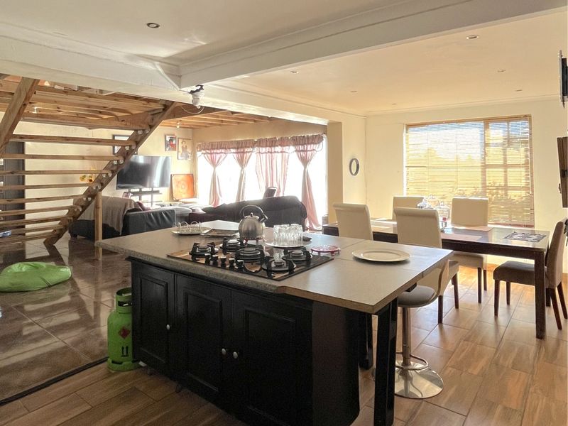 House For Sale In Port Elizabeth - Photo 3