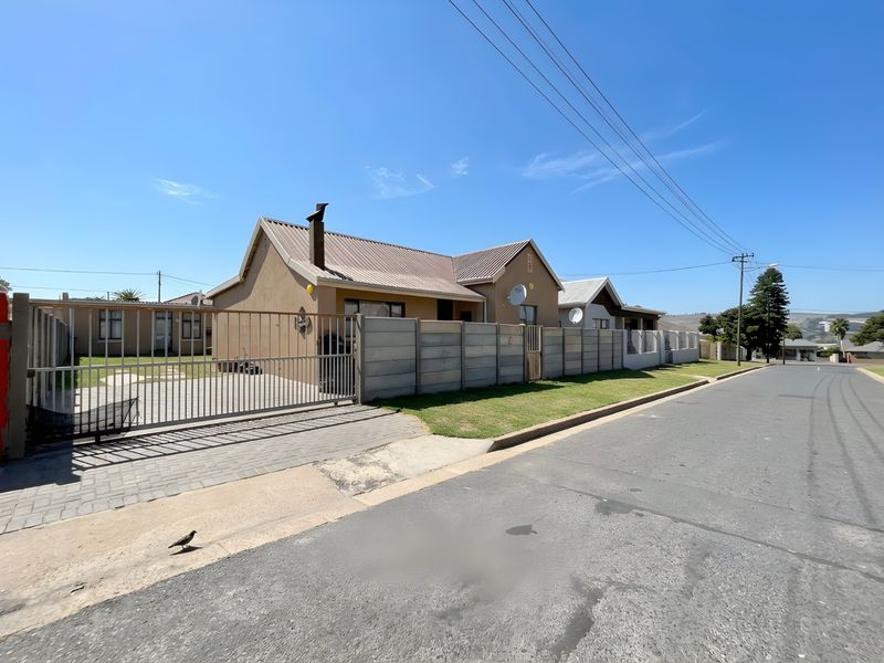 House Pending Sale In Port Elizabeth - Photo 1