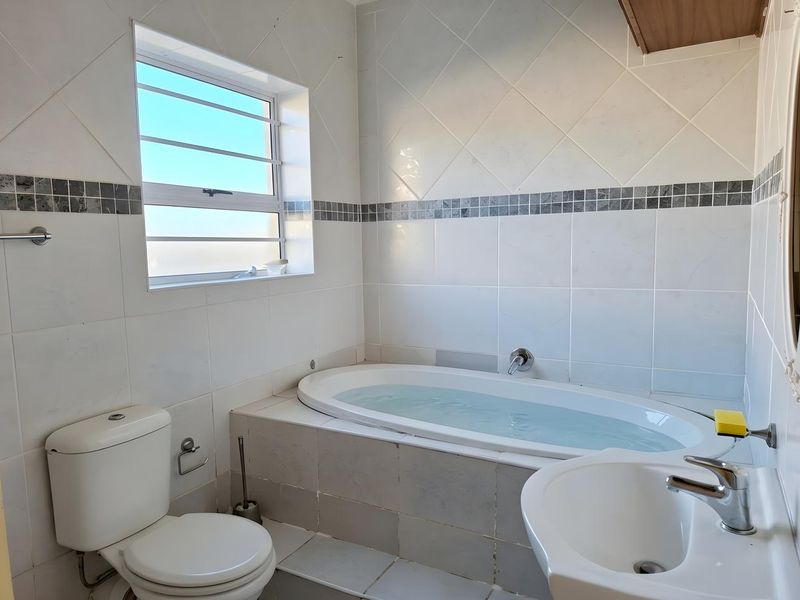 House Rental Monthly In Port Elizabeth - Photo 8