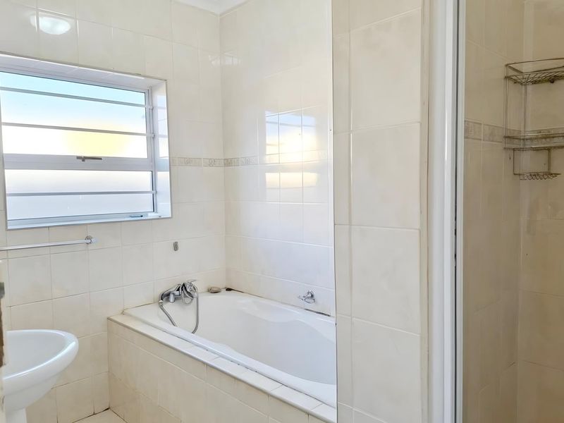 House Rental Monthly In Port Elizabeth - Photo 6