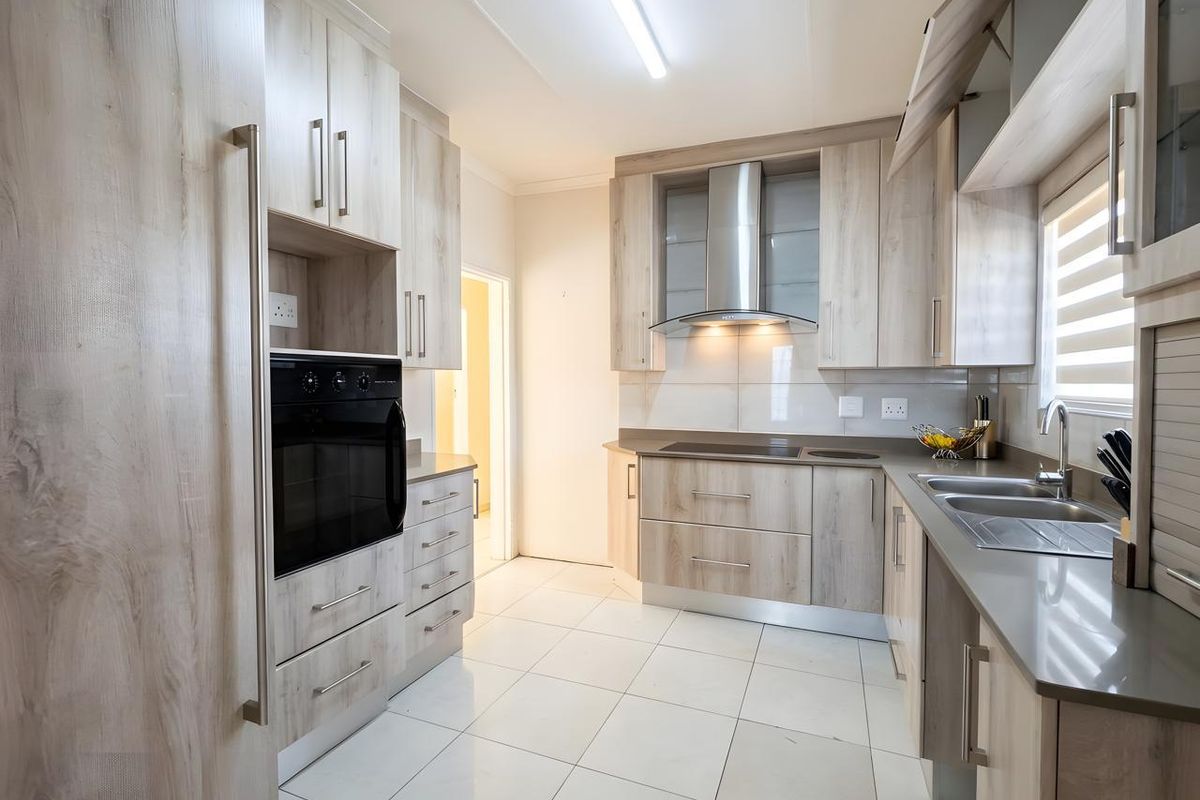 House Rental Monthly In Port Elizabeth - Photo 2