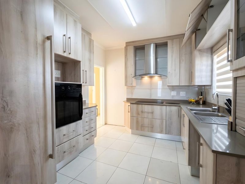 House Rental Monthly In Port Elizabeth - Photo 2
