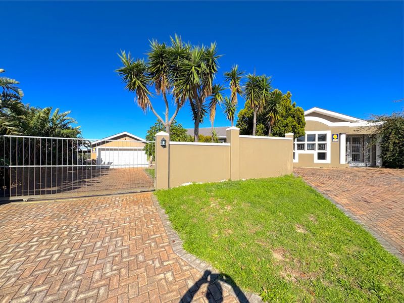 House For Sale In Port Elizabeth - Photo 1