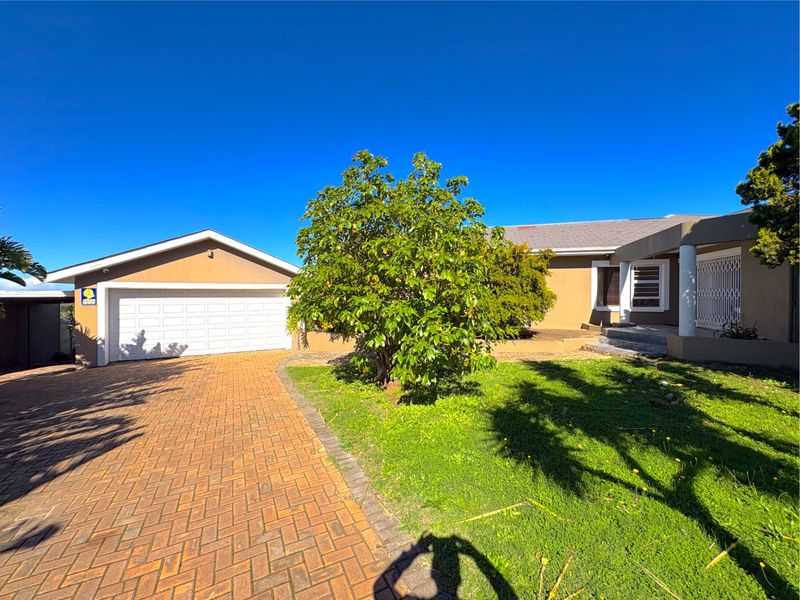 House For Sale In Port Elizabeth - Photo 3