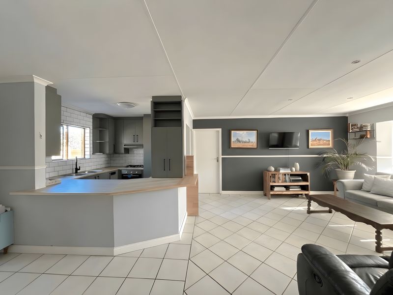 Townhouse For Sale In Port Elizabeth - Photo 10