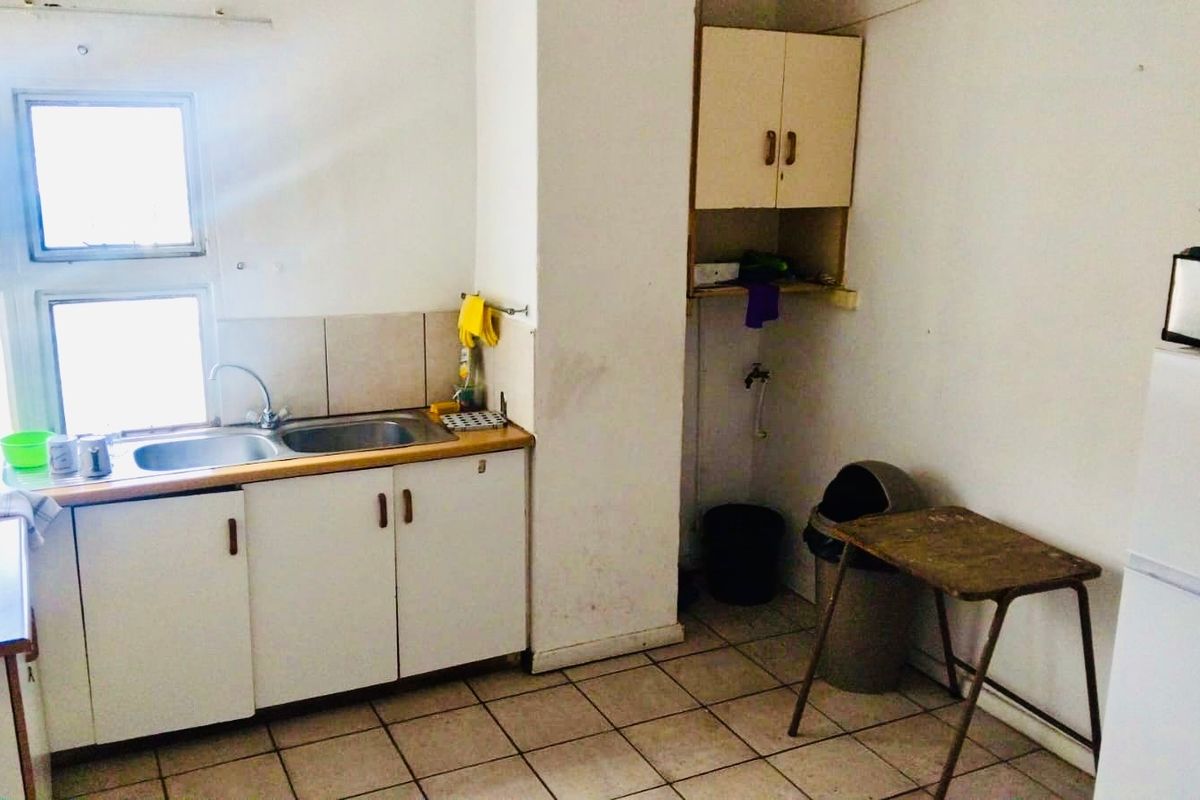 Commercial Rental Monthly In East London - Photo 2