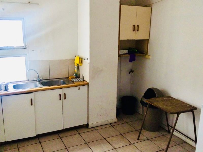 Commercial Rental Monthly In East London - Photo 2