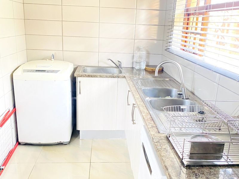 House For Sale In East London - Photo 8
