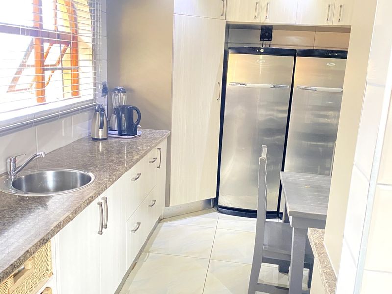House For Sale In East London - Photo 9
