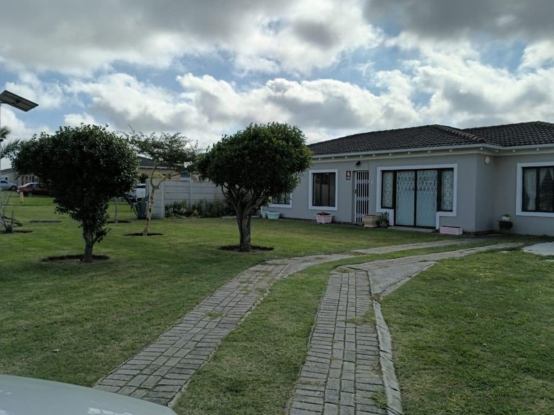 Townhouse For Sale In Port Elizabeth - Photo 1