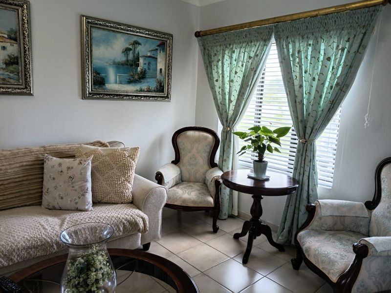 Townhouse For Sale In Port Elizabeth - Photo 4