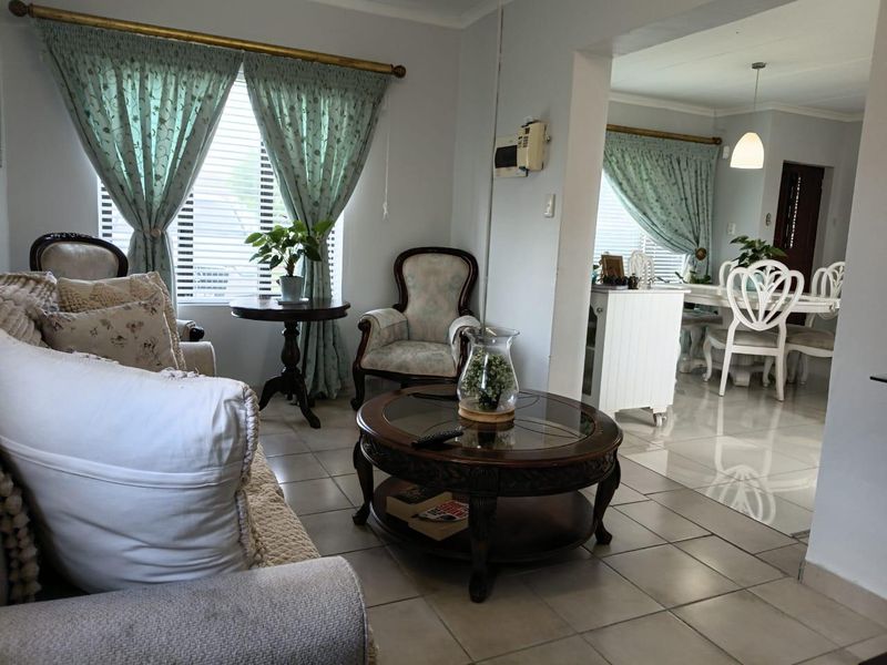 Townhouse For Sale In Port Elizabeth - Photo 5
