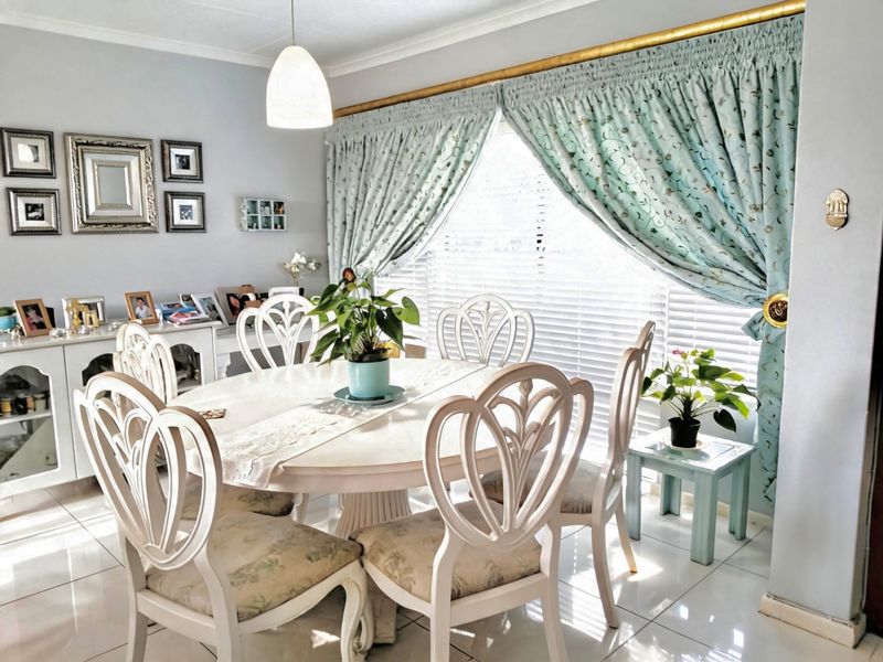 Townhouse For Sale In Port Elizabeth - Photo 6