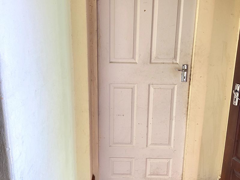 House For Sale In East London - Photo 5