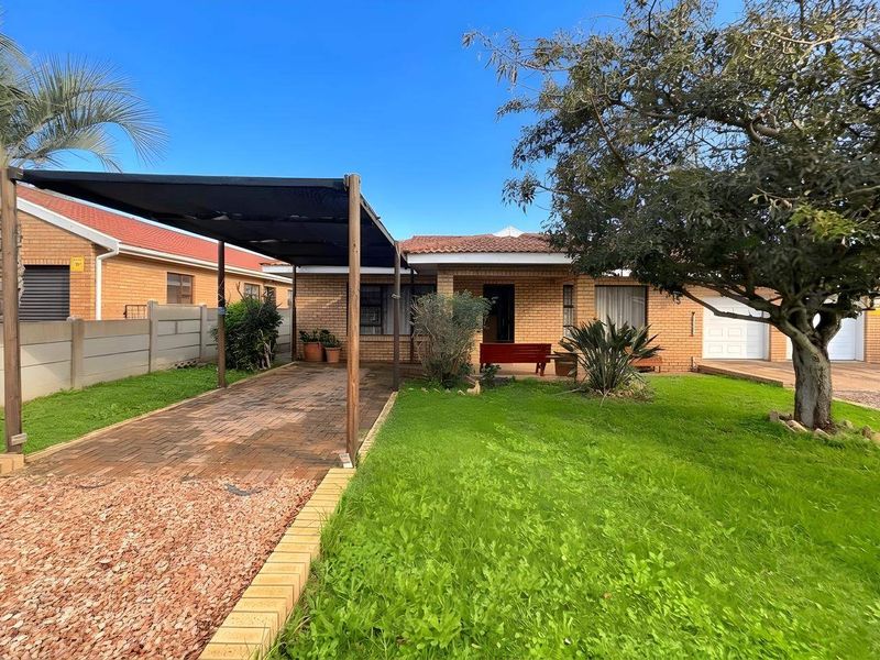 House For Sale In Jeffreys Bay - Photo 2