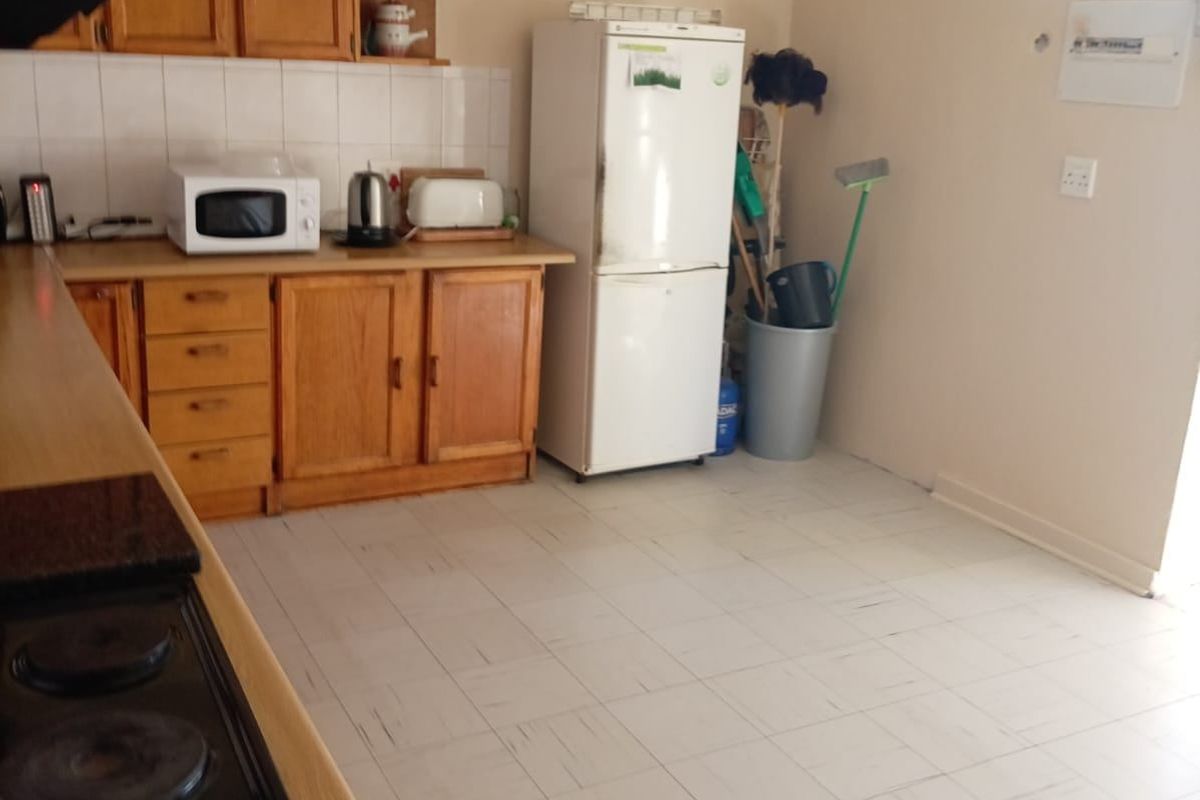 House For Sale In East London - Photo 4