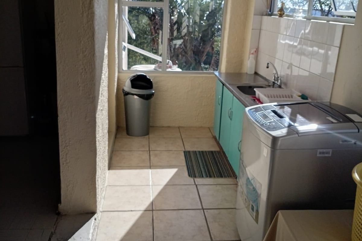 House For Sale In East London - Photo 5