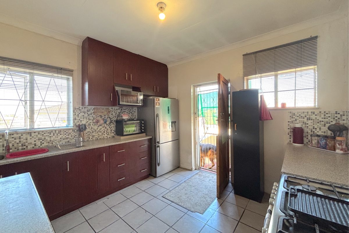 House For Sale In Port Elizabeth - Photo 5