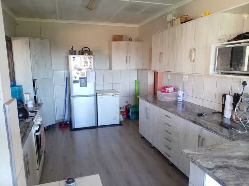 House For Sale In East London - Photo 8