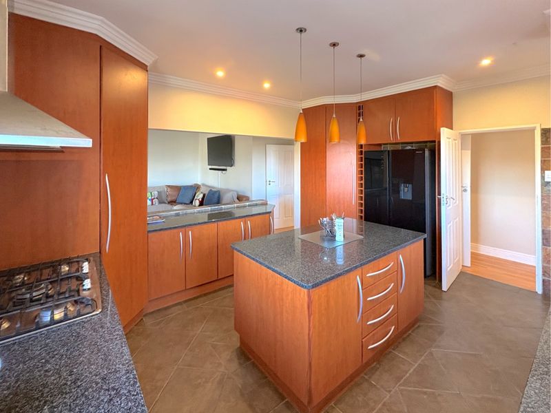 House For Sale In Port Elizabeth - Photo 4