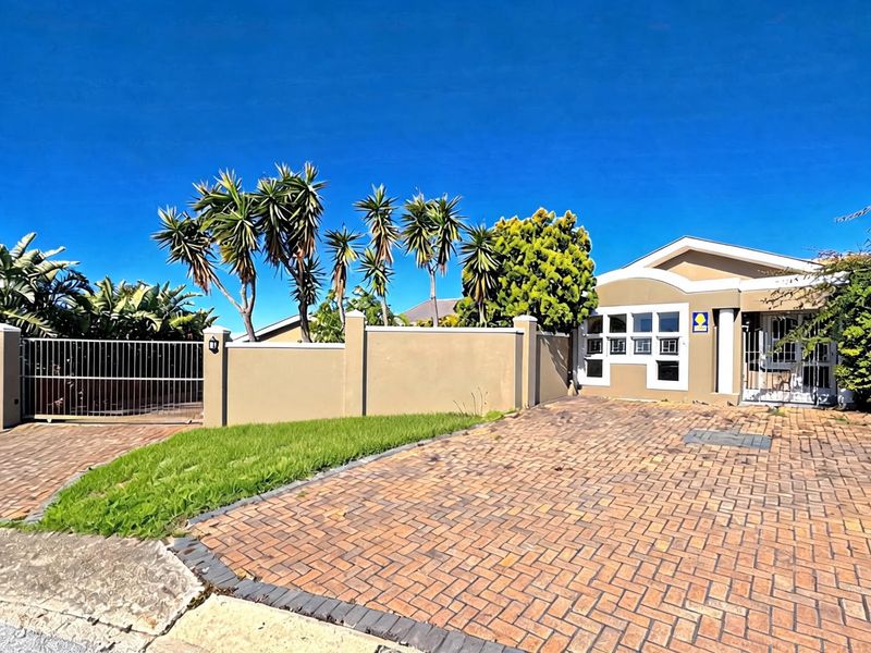 House For Sale In Port Elizabeth - Photo 2