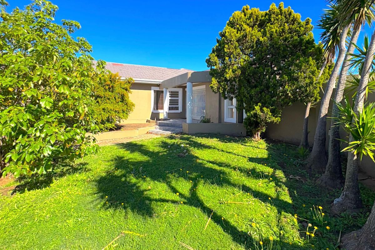 House For Sale In Port Elizabeth - Photo 3