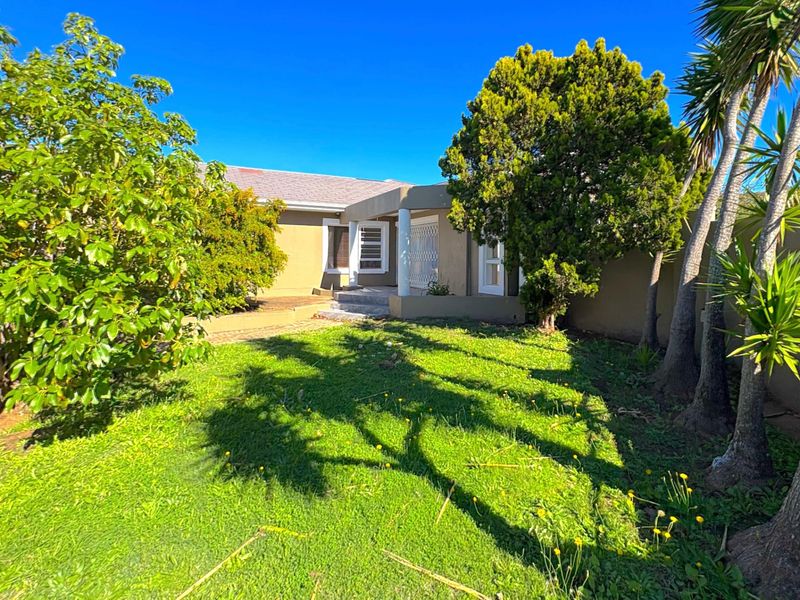 House For Sale In Port Elizabeth - Photo 3