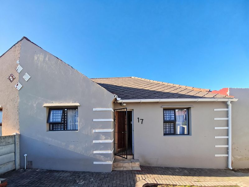 House For Sale In Port Elizabeth - Photo 4