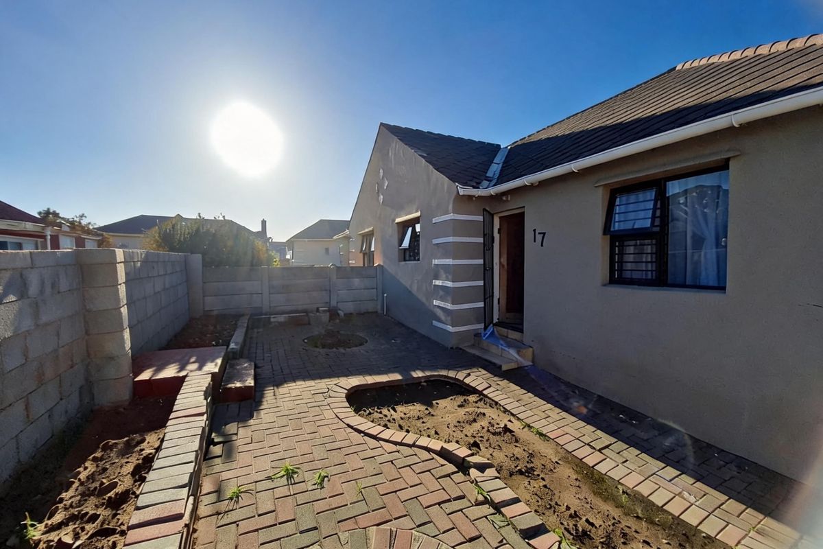House For Sale In Port Elizabeth - Photo 3