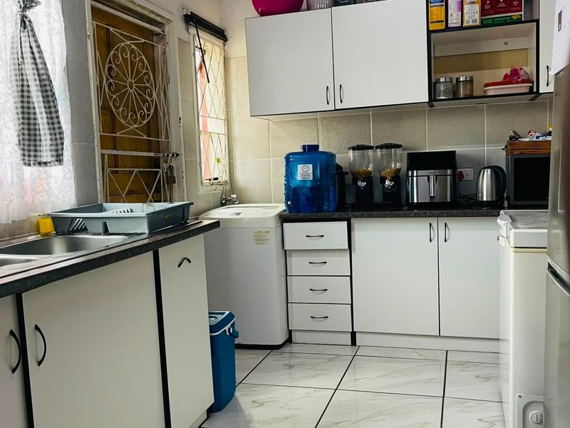 House For Sale In East London - Photo 7