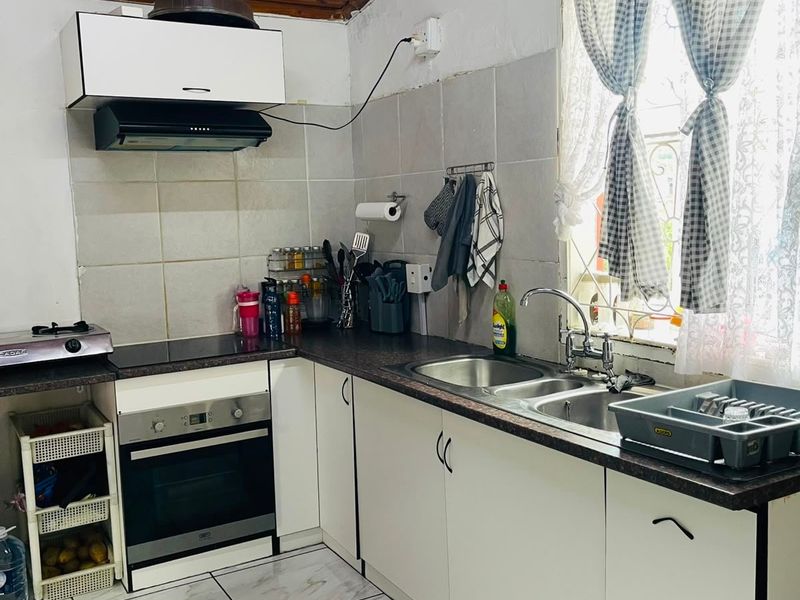 House For Sale In East London - Photo 5