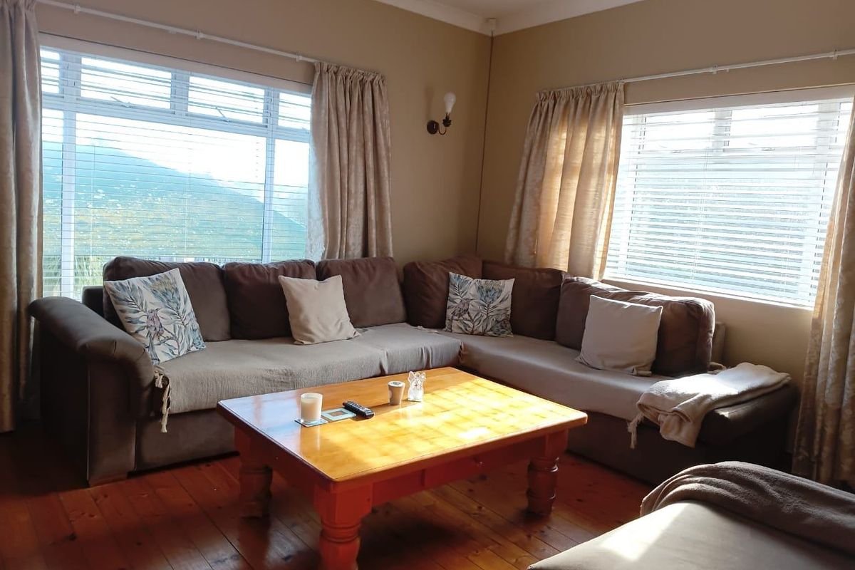 House For Sale In Port Elizabeth - Photo 2