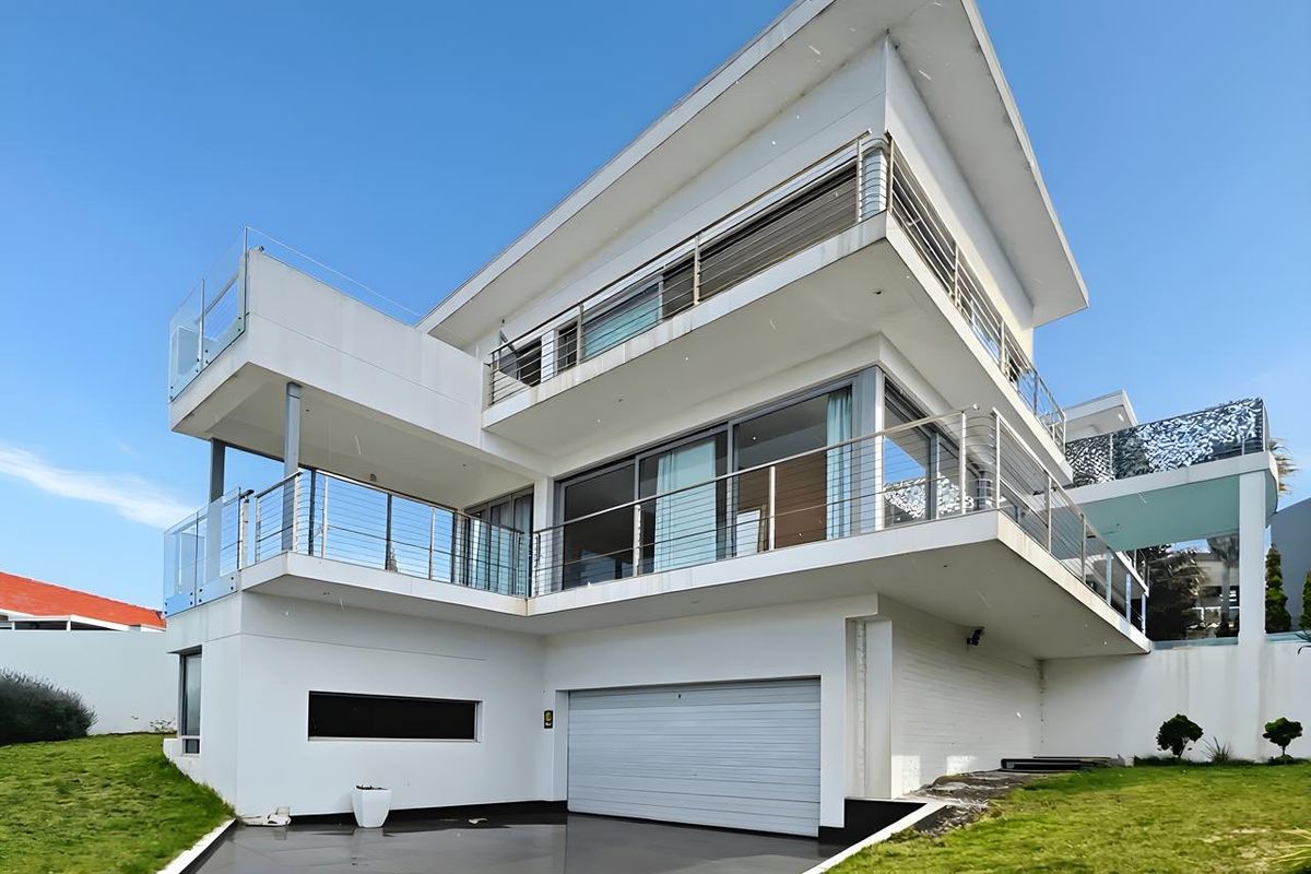House For Sale In Port Elizabeth - Photo 2