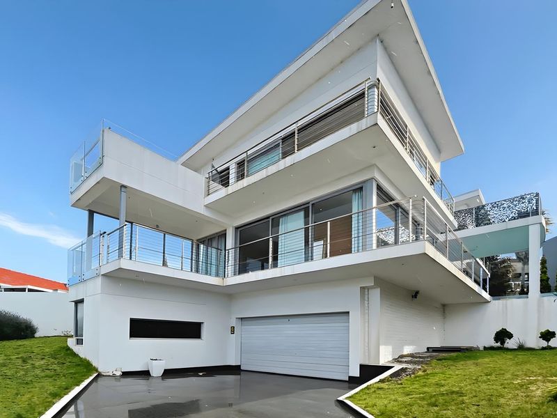 House For Sale In Port Elizabeth - Photo 2