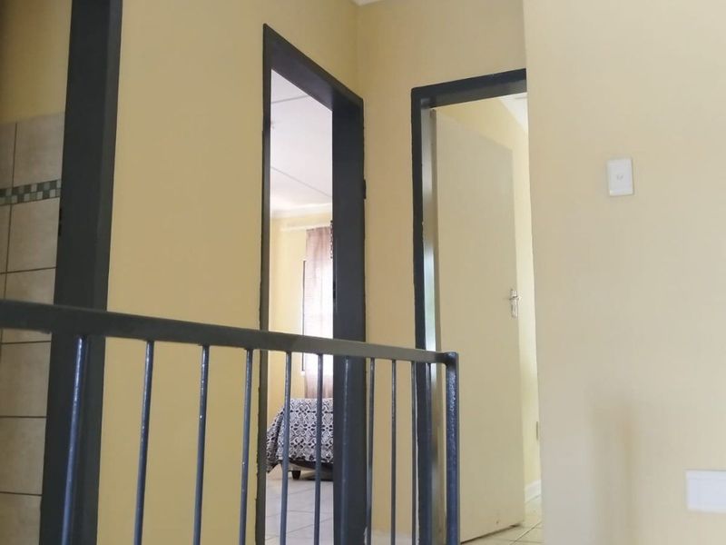 Townhouse For Sale In East London - Photo 8