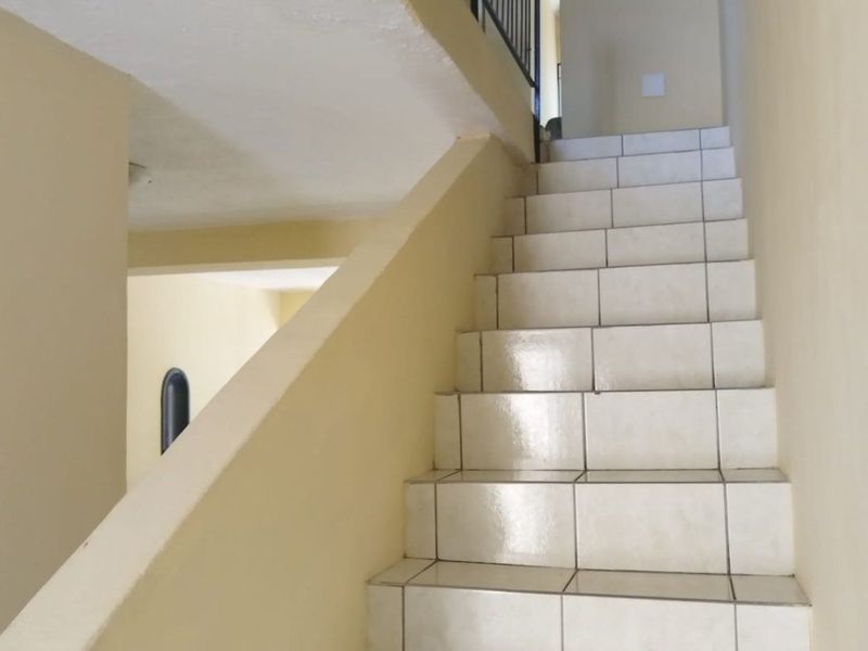 Townhouse For Sale In East London - Photo 7