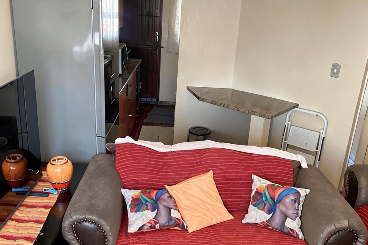 Cluster For Sale In East London - Photo 3