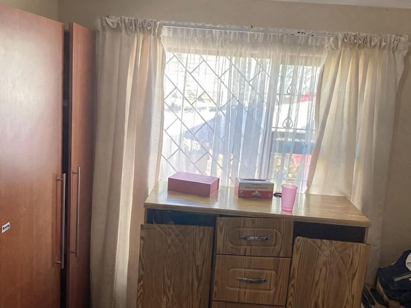 Cluster For Sale In East London - Photo 5