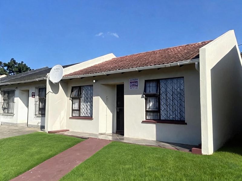 Cluster For Sale In East London - Photo 1