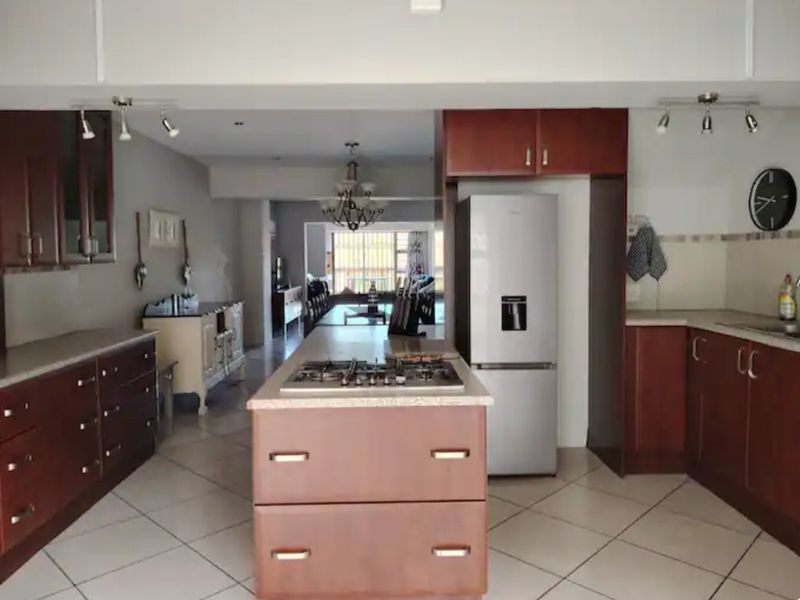 Apartment Rental Monthly In Port Elizabeth - Photo 7