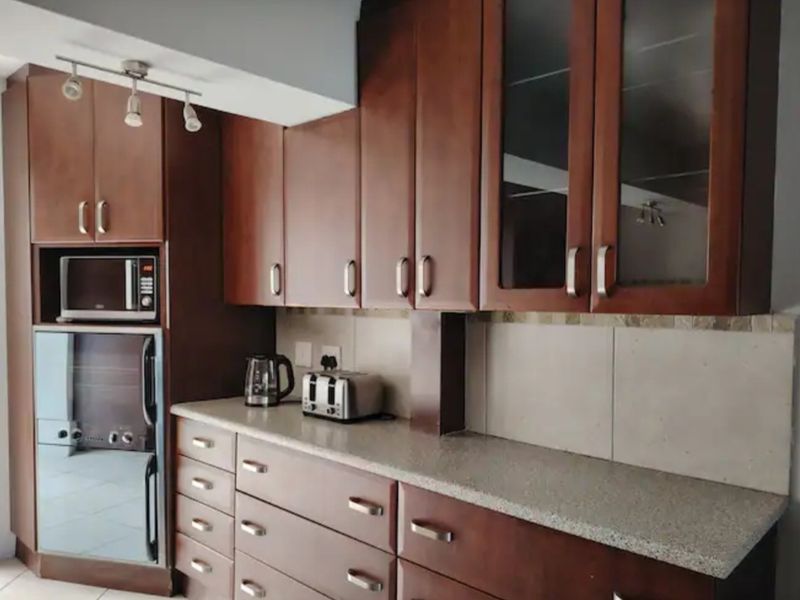 Apartment Rental Monthly In Port Elizabeth - Photo 6