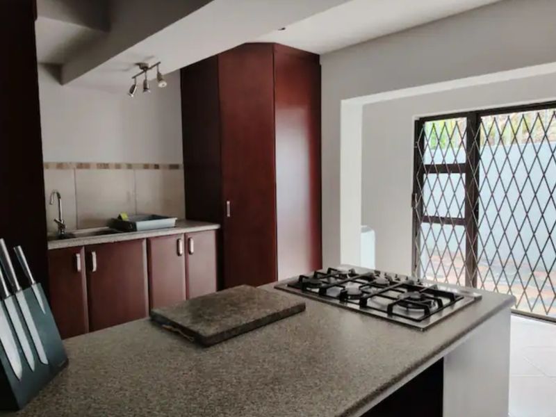Apartment Rental Monthly In Port Elizabeth - Photo 5