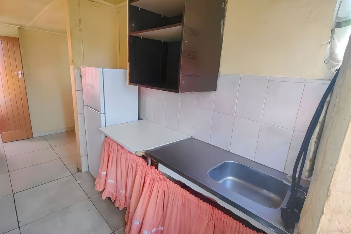House For Sale In East London - Photo 5