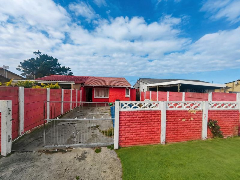 House For Sale In East London - Photo 2