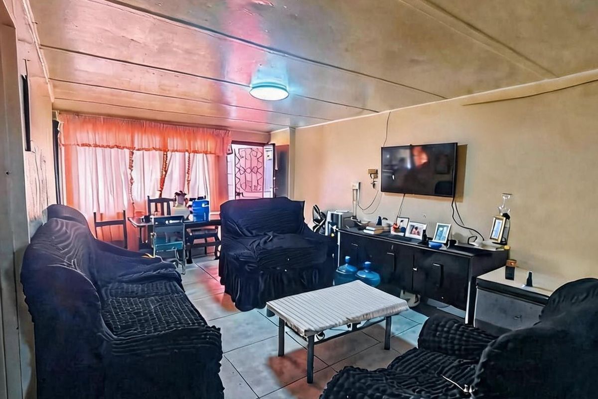 House For Sale In East London - Photo 4